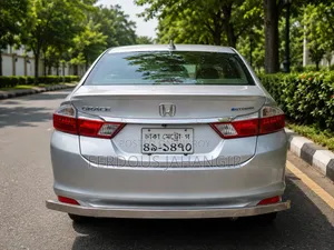 Honda Grace 2017 Silver