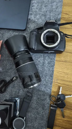 Canon Eos 700d With Canon Lens 75/300