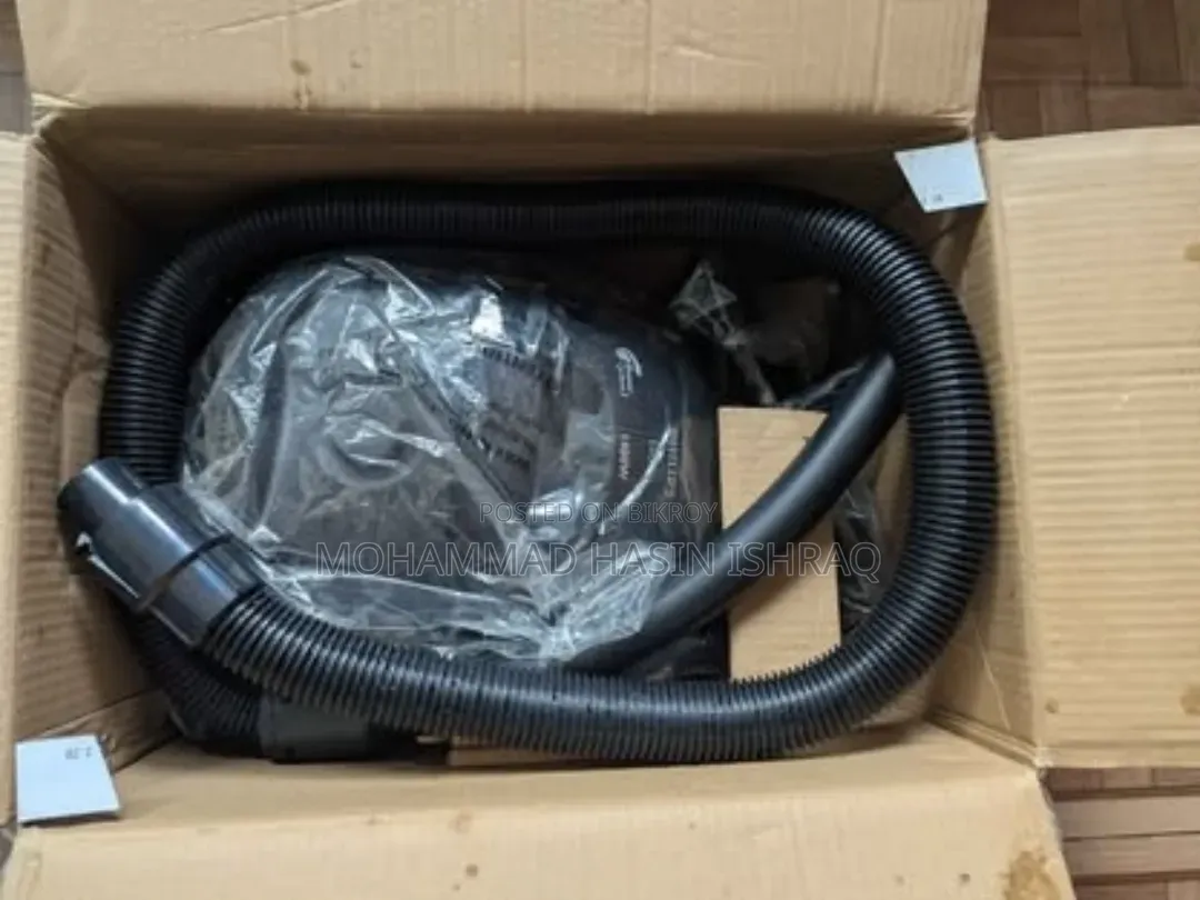 Philips Powercyclone Bagless Vacuum Cleaner (International Version)