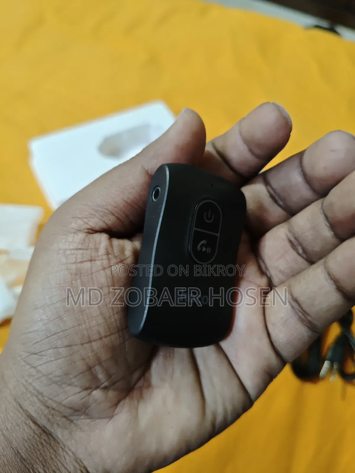 Hoco E73 Pro 2-in-1 In-car Aux Wireless Receiver And Transmitter.