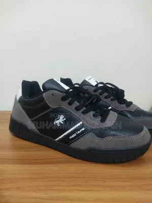 Sneakers for Sale. Size: 43.