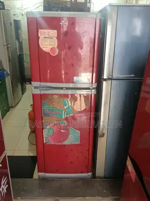 250-liter running Walton fridge for sale.