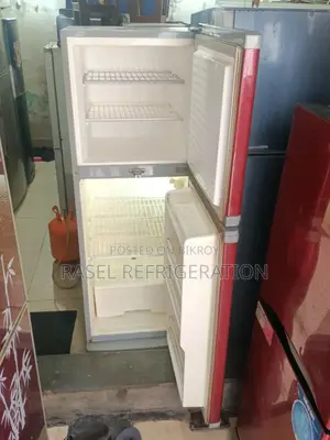 250-liter running Walton fridge for sale.