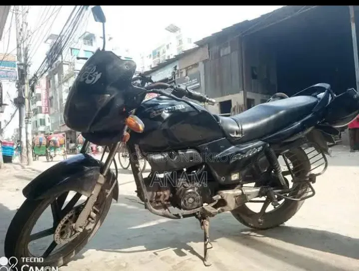 Runner Bullet 100 2017 Black