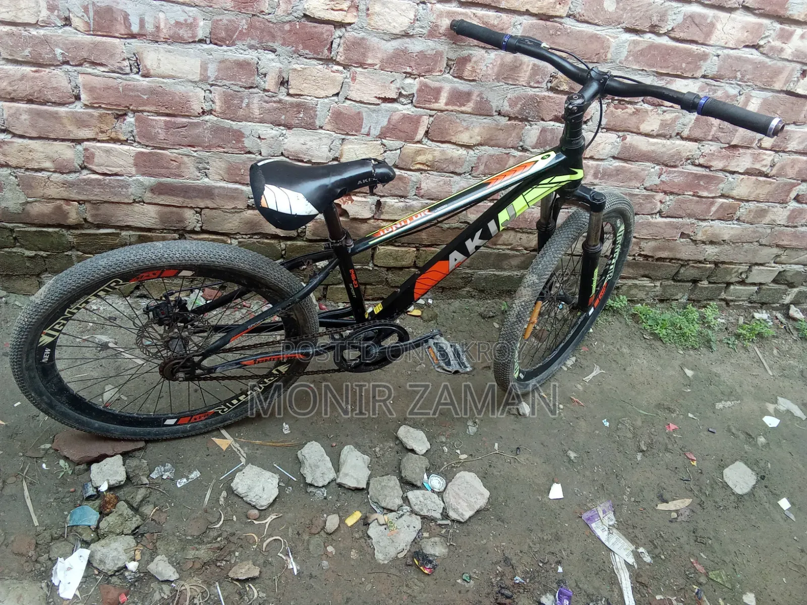 একটি ভালো বাই সাইকেল, বেশিদিন ব্যবহার করা হয় নাই,