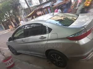 Honda Grace 2017 Silver