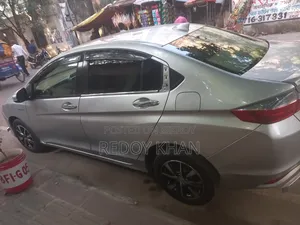 Honda Grace 2017 Silver