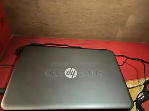 Laptop HP 15 4GB AMD A8 HDD 700GB