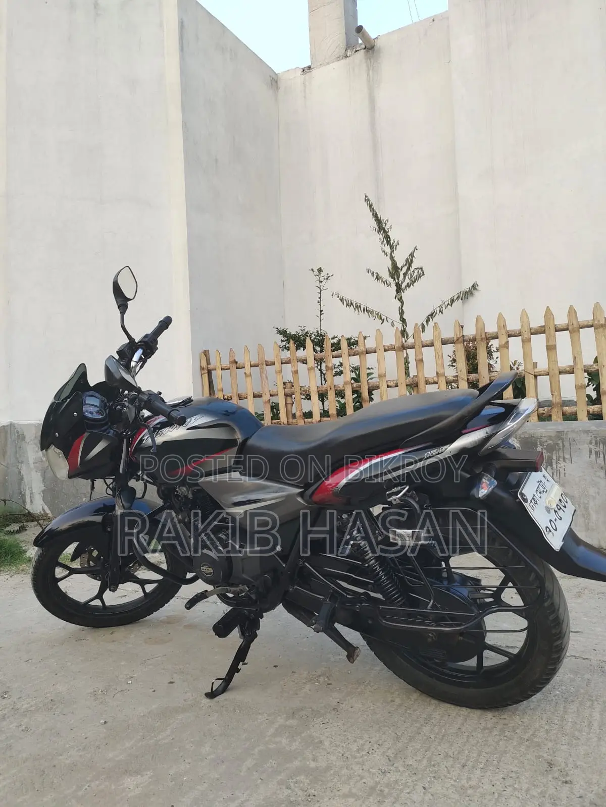 Bajaj Discover 125 2021 Black
