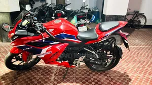 Honda CBR 2021 Red