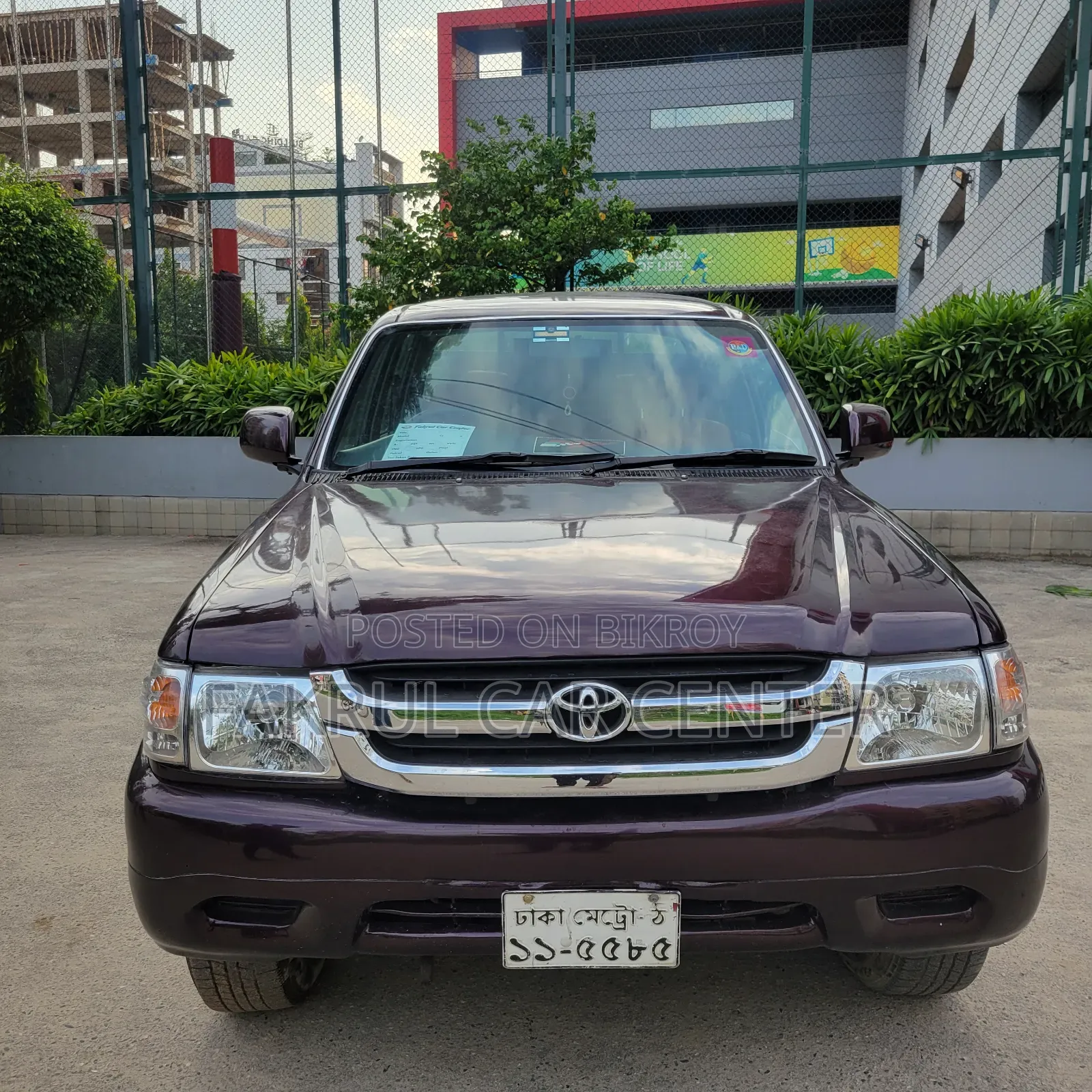 Toyota Hilux 2004 Black
