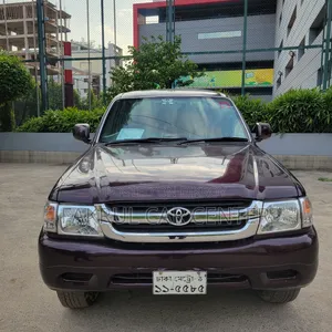 Toyota Hilux 2004 Black