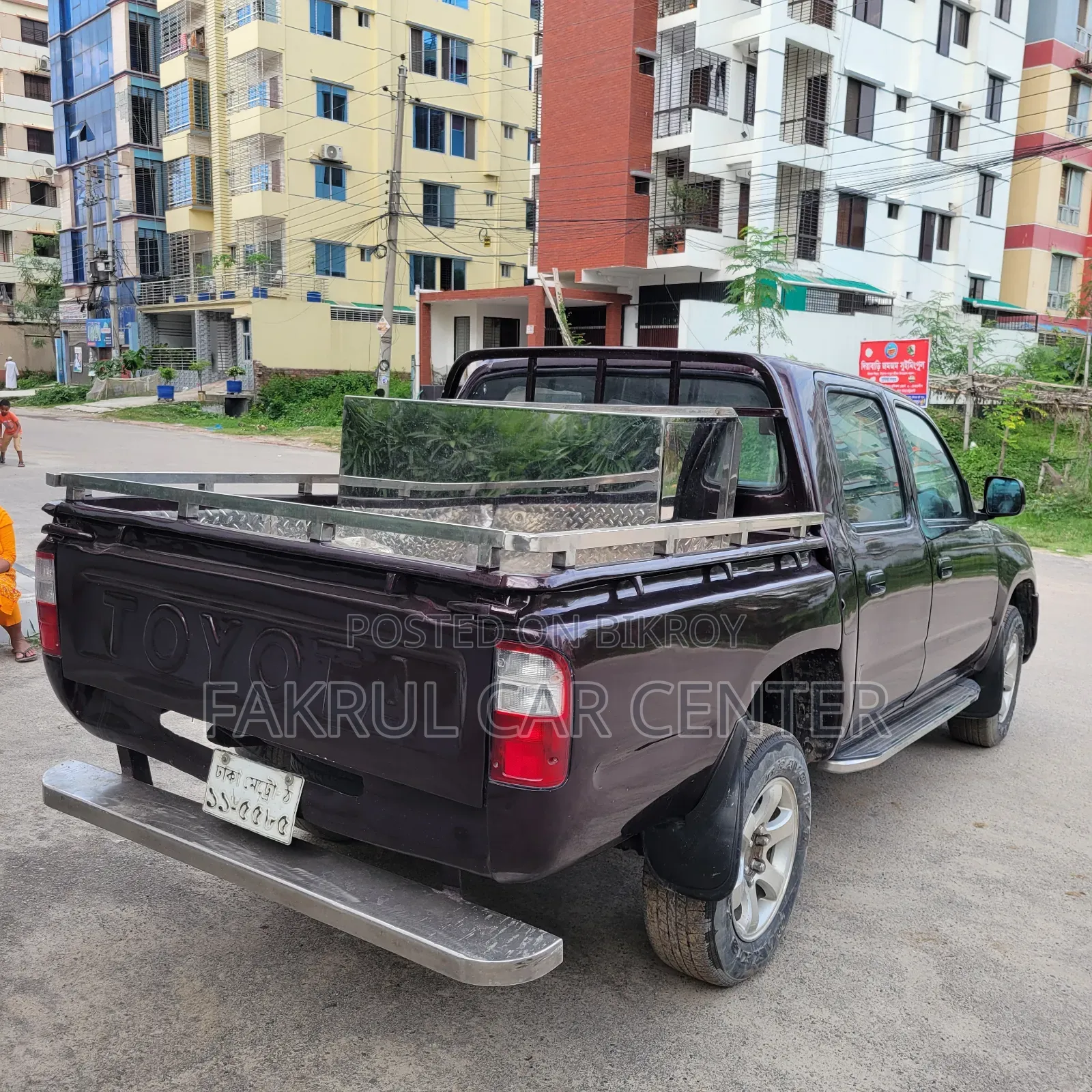 Toyota Hilux 2004 Black