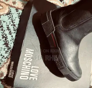 Love Moschino