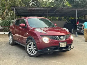 Nissan Juke 2011 Red