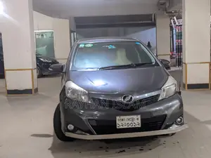 Toyota Vitz 2011 Gray