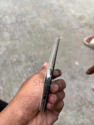 Apple iPhone X 64 GB White