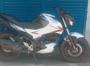 Hero Thriller 160R 2021 White