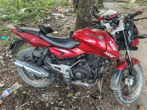 Bajaj Pulsar 150 2011 Red