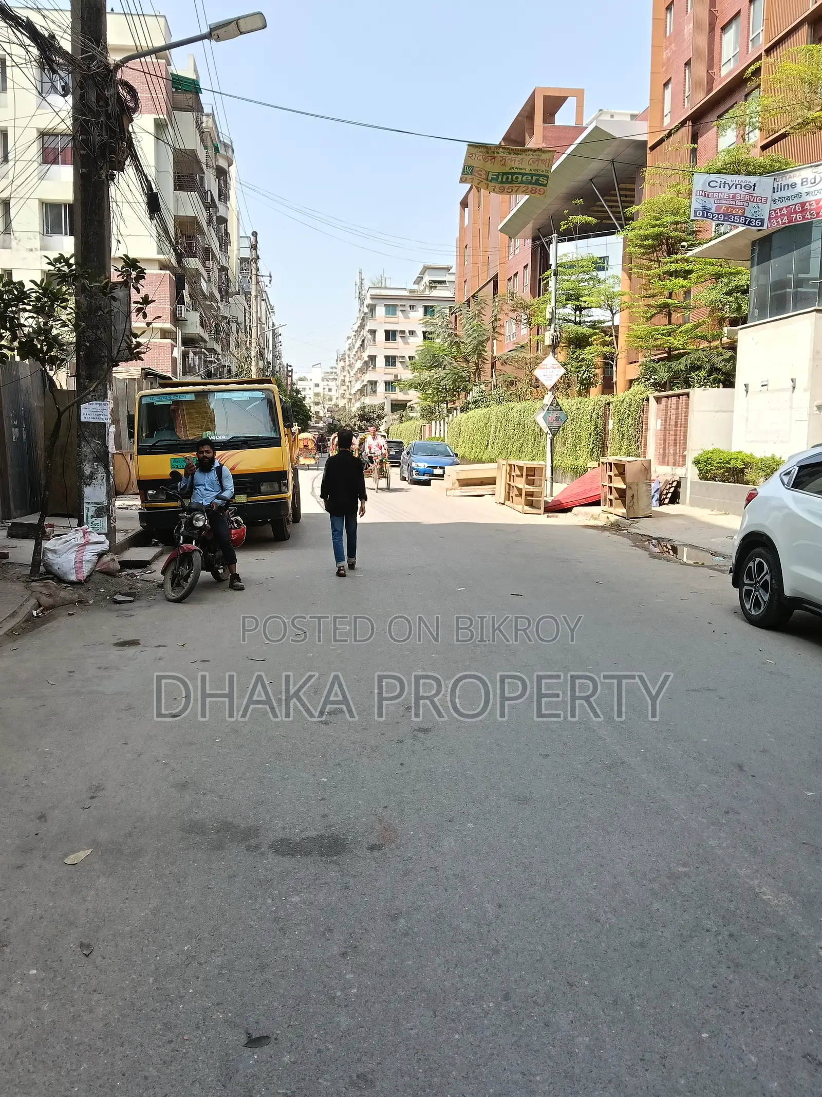 ৫০ ফুট রাস্তা, ৫ কাঠা লেক পার্ক নর্থ, সেক্টর-১১