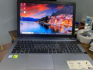 Laptop Asus VivoBook Max X541UA 4GB Intel Core I5 HDD+SSD 1T