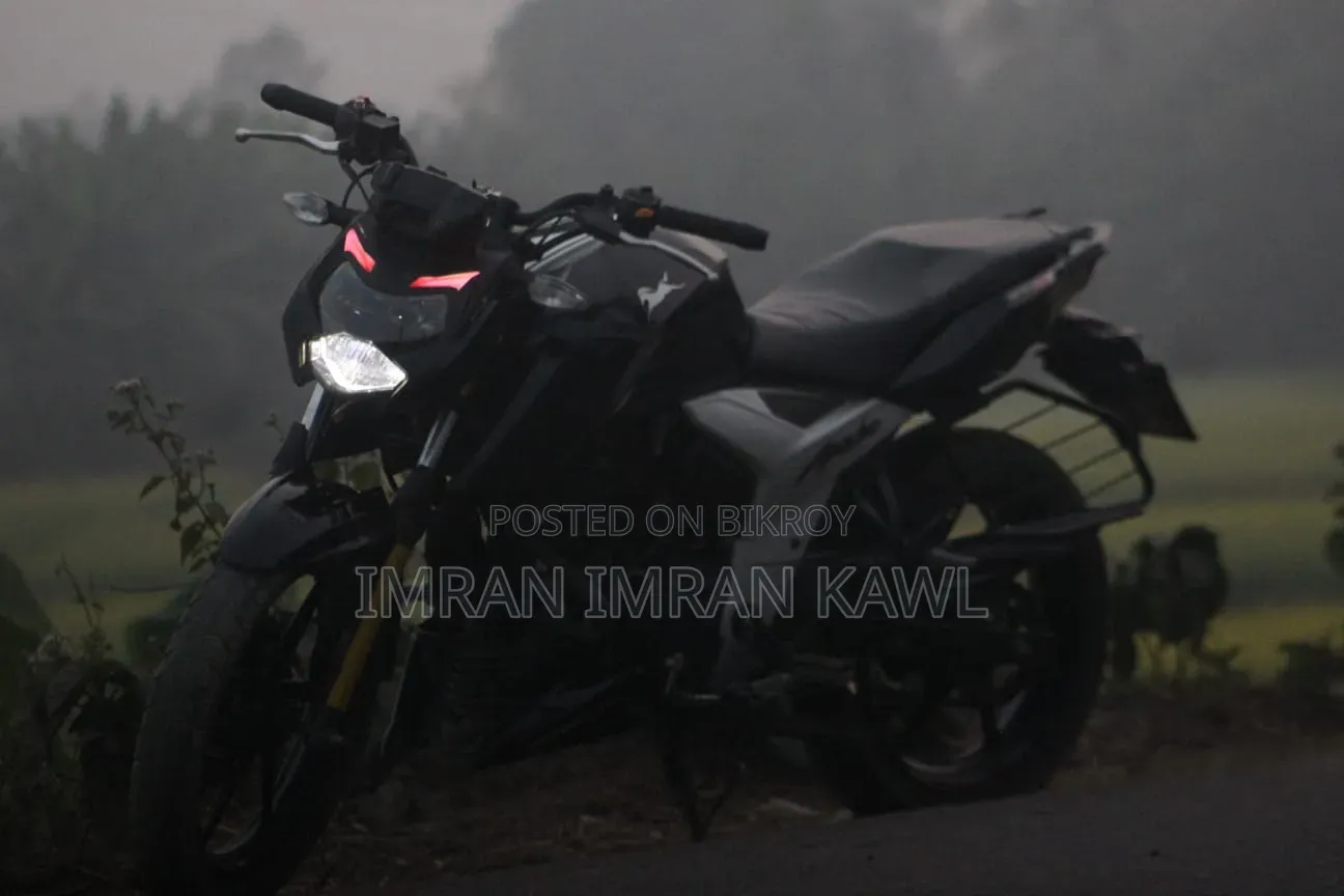TVS Apache RTR 160 4V 2024 Black