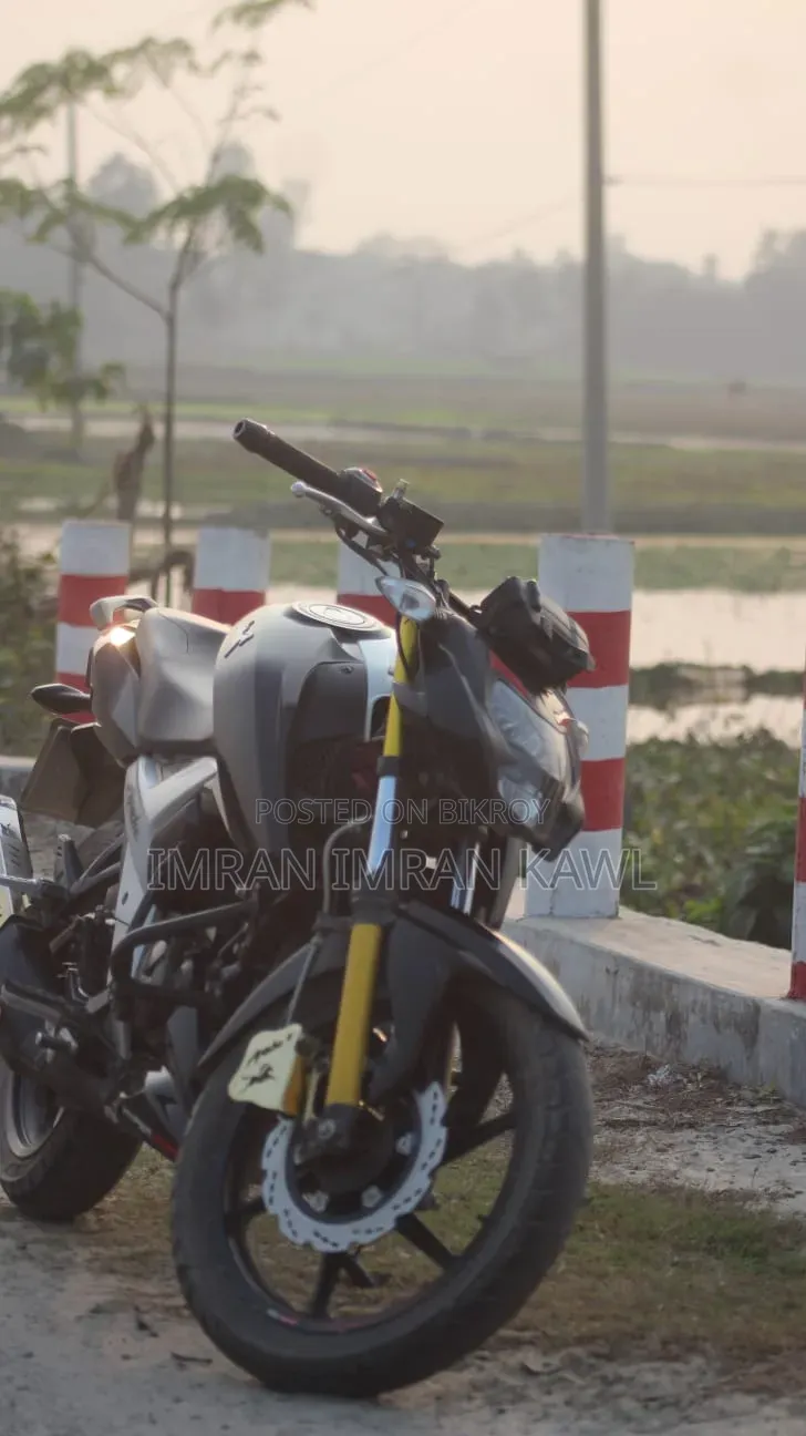 TVS Apache RTR 160 4V 2024 Black