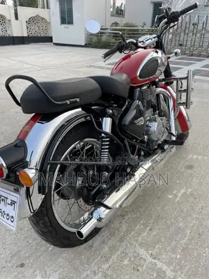 Royal Enfield Classic 350 2025 Red