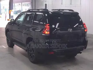 Toyota Land Cruiser Prado 2.7 2023 Black