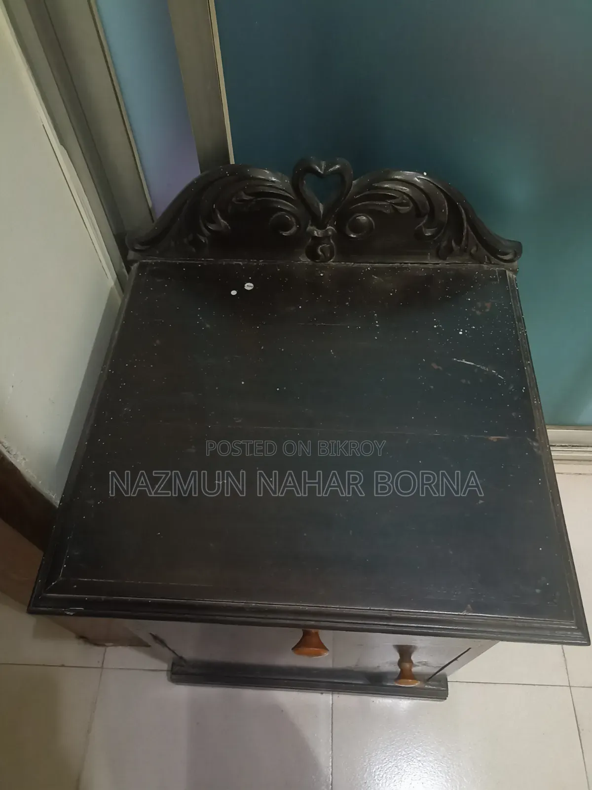 বেড সাইড টেবিল