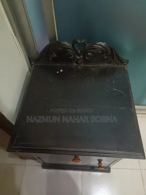 বেড সাইড টেবিল