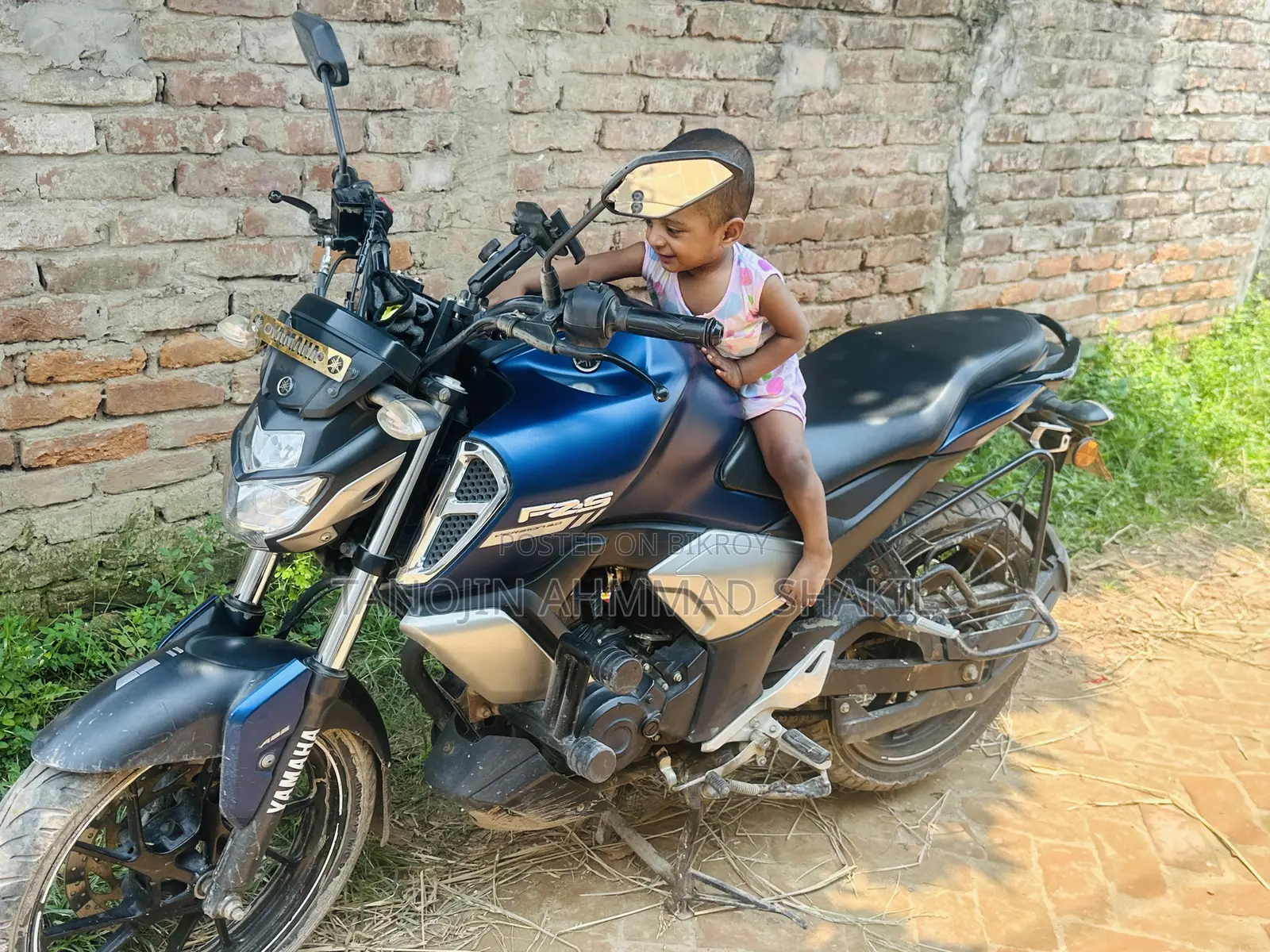 ইয়ামাহা এফজেড ২০২২ নীল