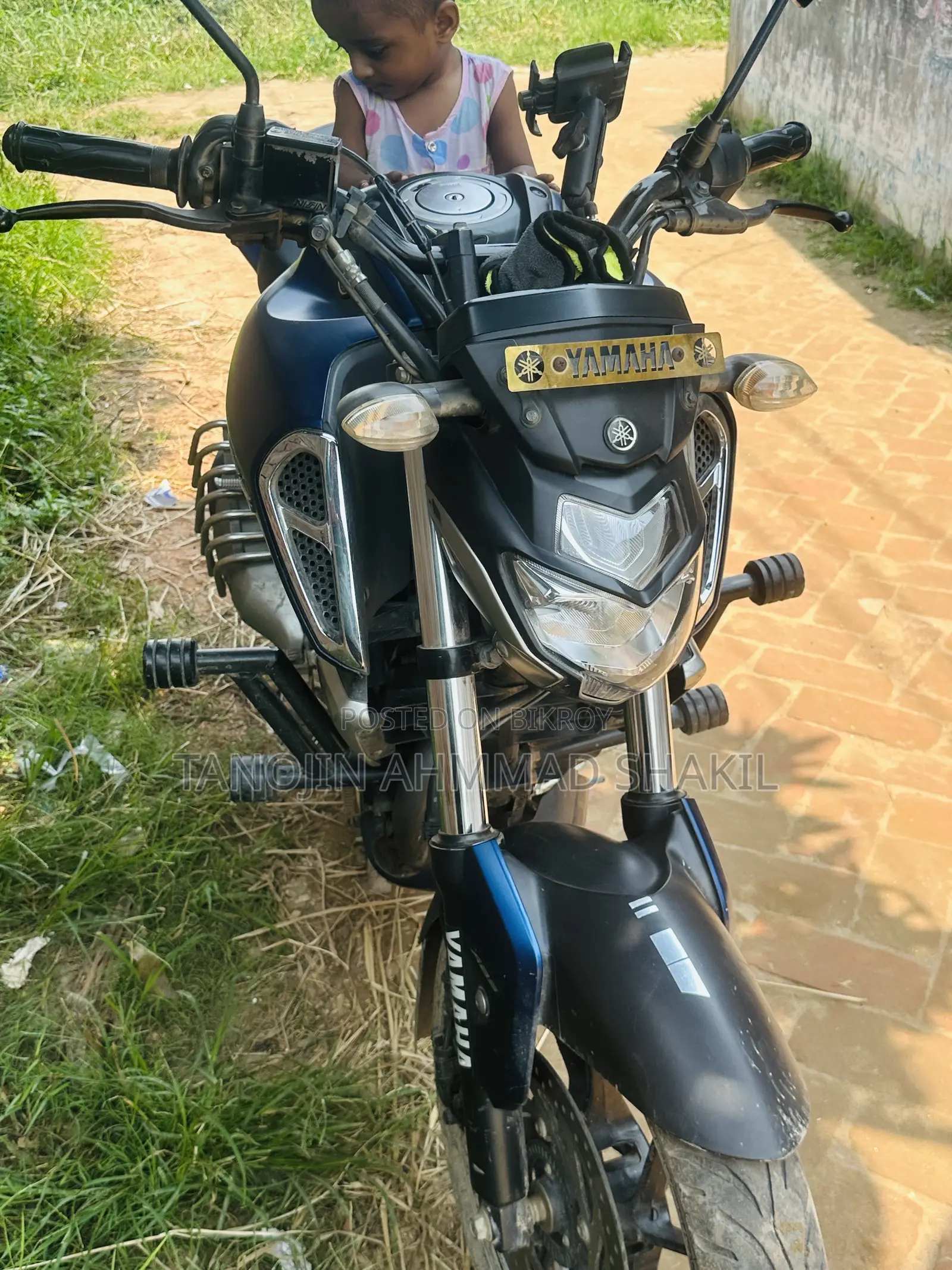 ইয়ামাহা এফজেড ২০২২ নীল