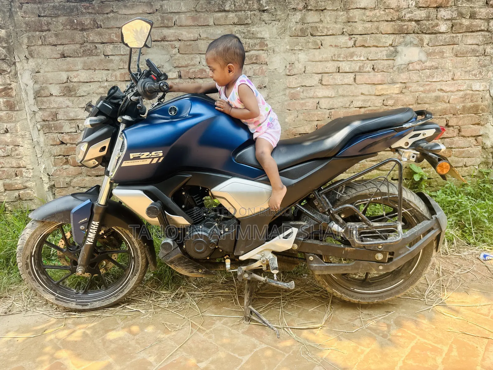 ইয়ামাহা এফজেড ২০২২ নীল