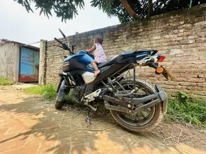 ইয়ামাহা এফজেড ২০২২ নীল