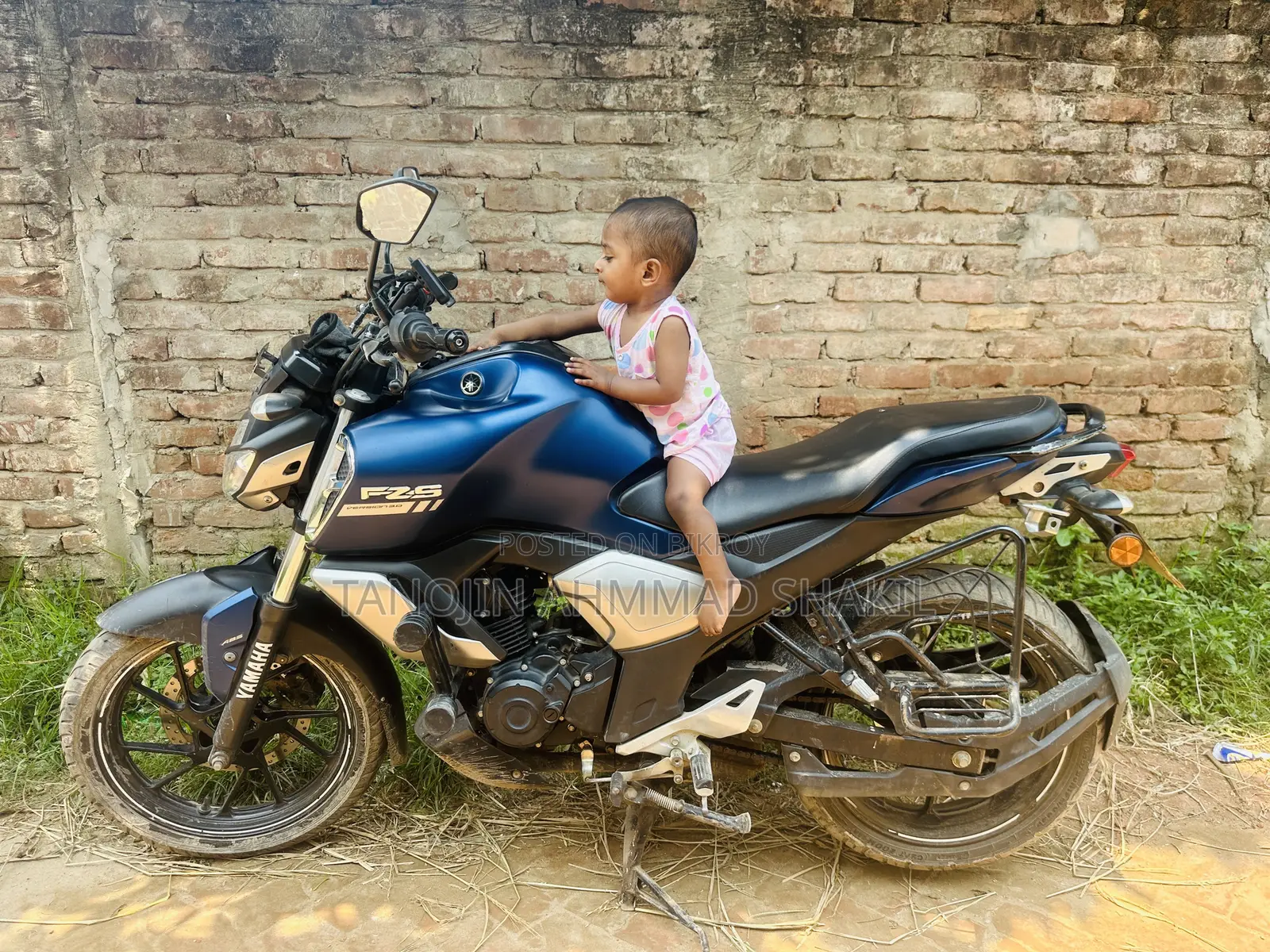 ইয়ামাহা এফজেড ২০২২ নীল