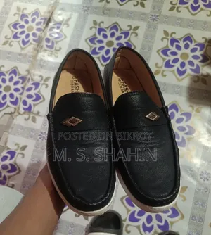 লাক্সারি লোফারস