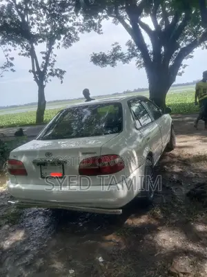 Toyota Corolla Sedan 1998 White