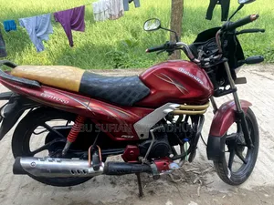 Mahindra Centuro 2016 Red