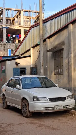 Toyota Corolla 1999 Pearl