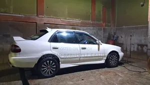 Toyota Corolla 1999 Pearl