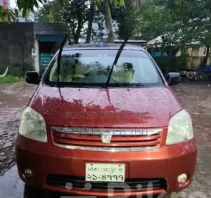Toyota Raum 2006 Maroon