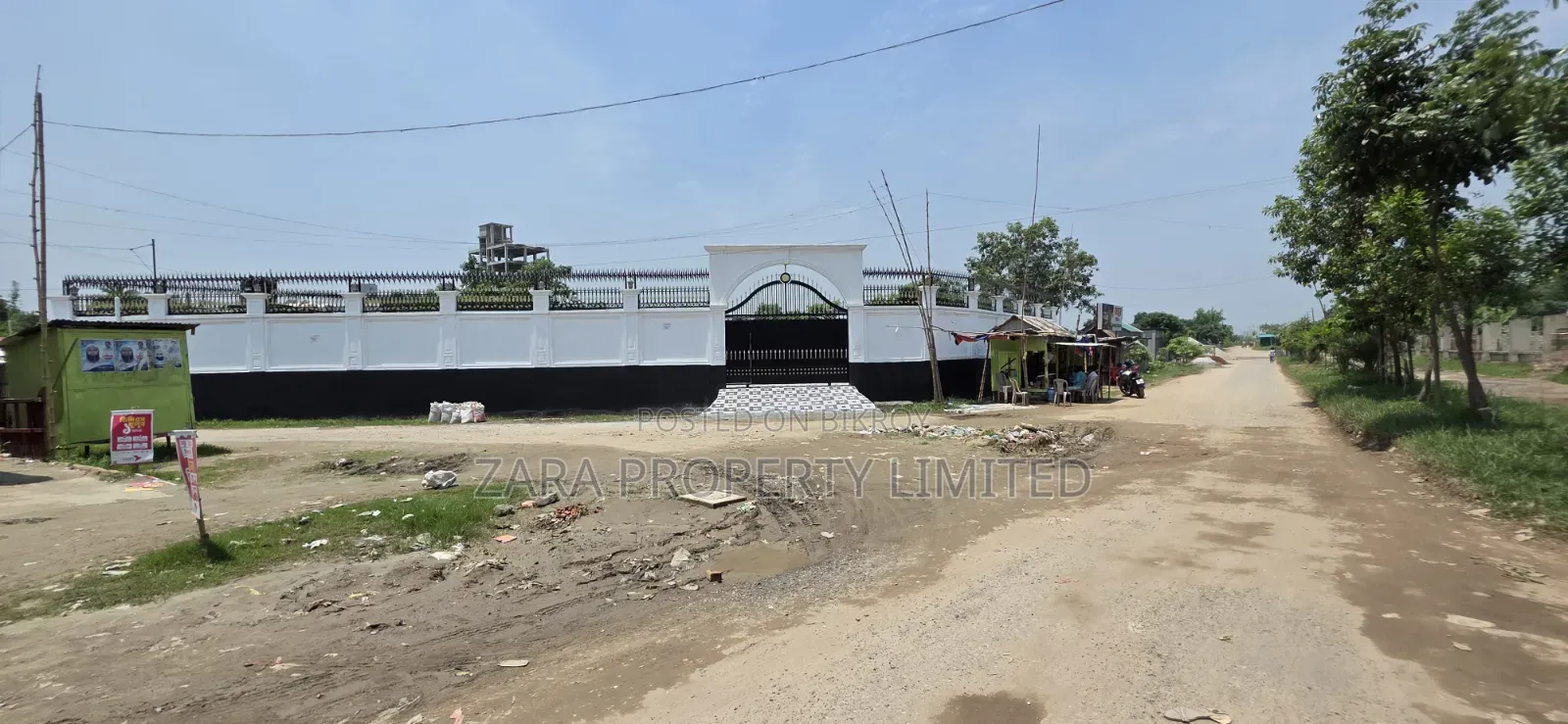Buy a premium 3 Katha East-North corner plot in Sector 23 at a great price.