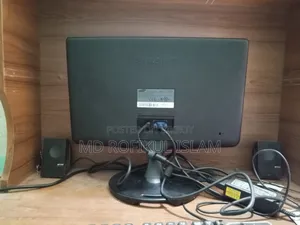 Selling a fully fresh Samsung monitor.