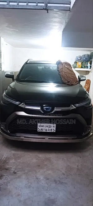 Toyota Corolla Cross 1.8 Hybrid AWD 2022 Black