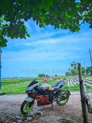 আমেরিকান আয়রনহর্স চপার ২০১৫ সাদা
