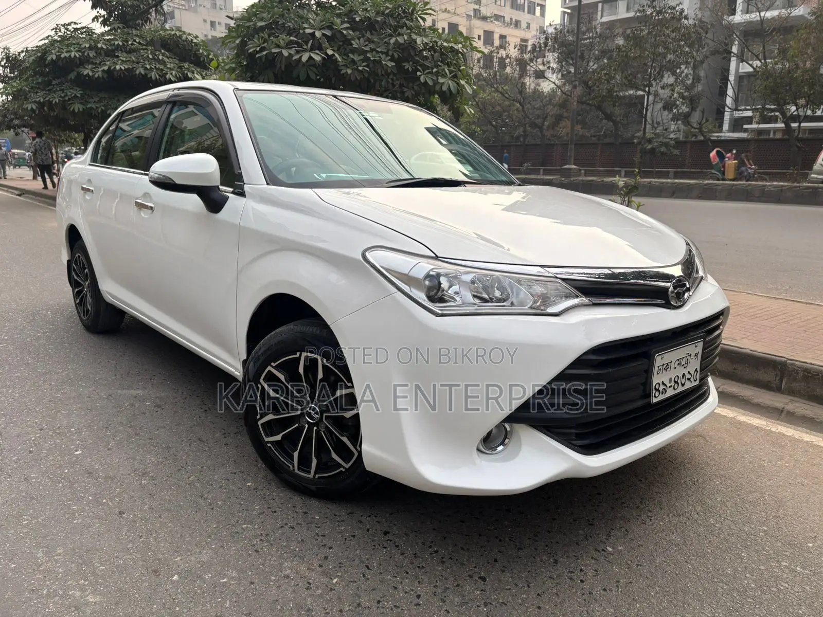টয়োটা এক্সিও ২০১৭ সাদা