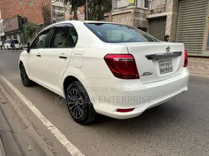 টয়োটা এক্সিও ২০১৭ সাদা