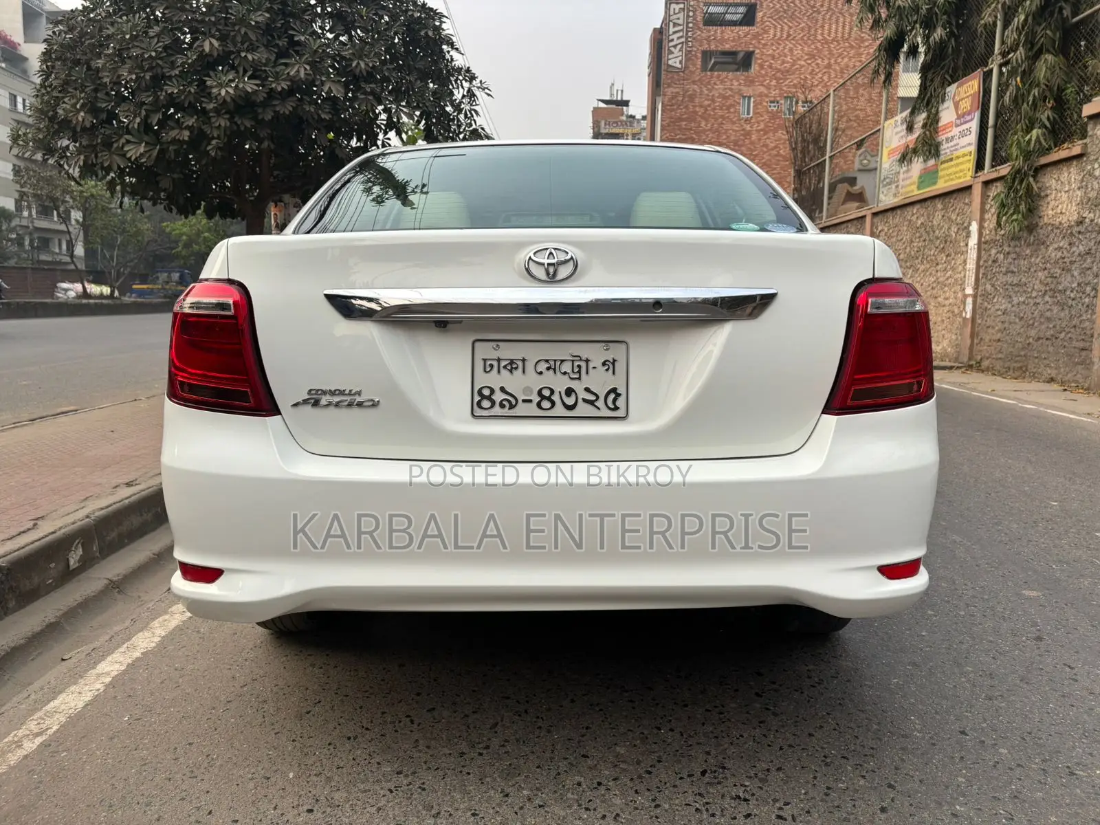 টয়োটা এক্সিও ২০১৭ সাদা