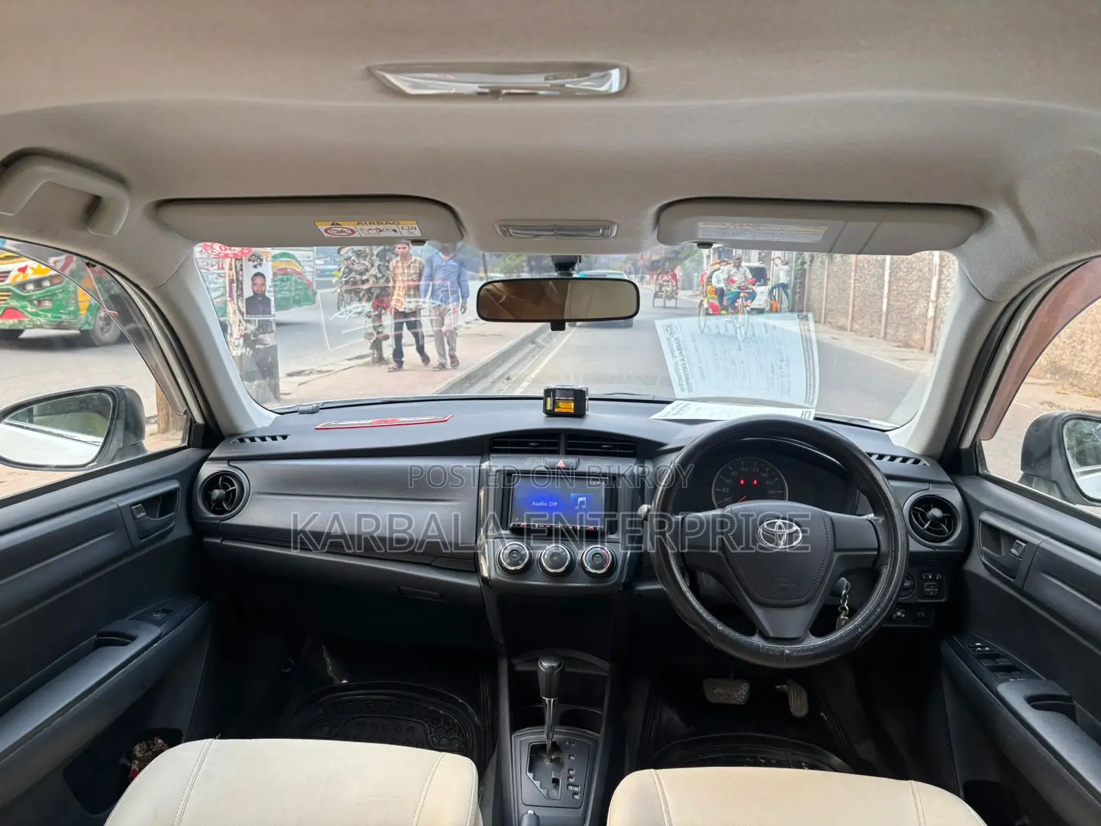 টয়োটা এক্সিও ২০১৭ সাদা